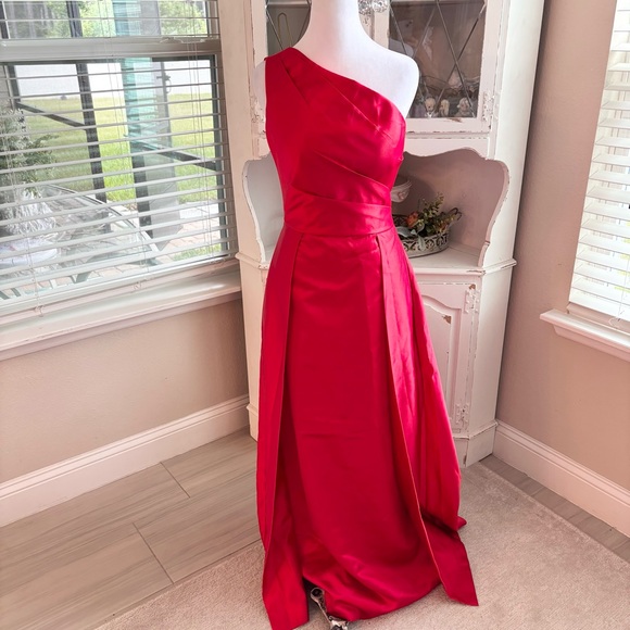 NEW Red Dress Satin Dress One Shoulder Dress NWT Size S/6 - Picture 2 of 10